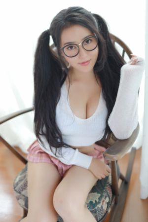 欧美色人妻系列_4K免费全集观看