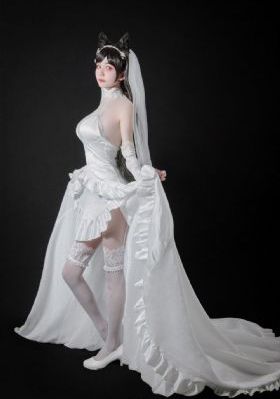欧美女人穿牛仔裤_1080神马在线观看